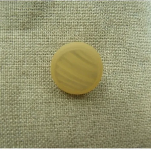 Bouton acrylique strié nacré, à queue,de belle qualité,18 mm