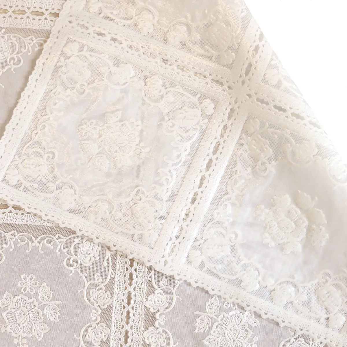 Toile Cirée dentelle écru Maison Suzanne - Le petit Souk